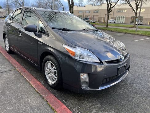Used 2010 Toyota Prius Two image 2