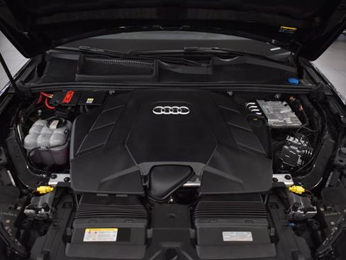 Used 2023 Audi Q7 3.0T Premium w/ Convenience Package AWD/4WD image 29