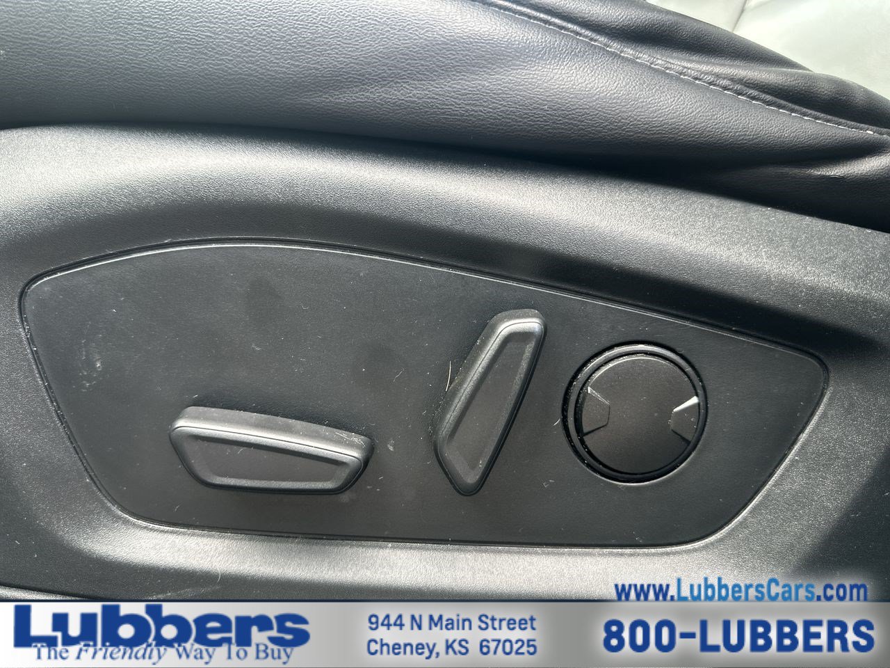 Used 2023 Ford Explorer XLT w/ Equipment Group 202A AWD/4WD image 12