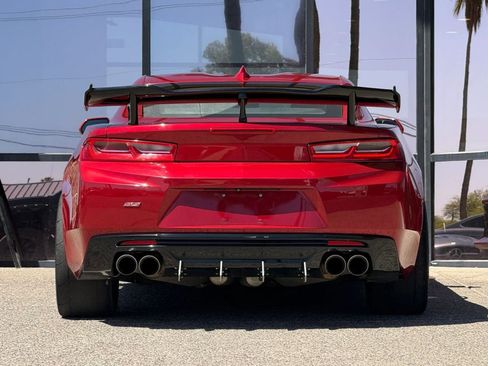 Used 2018 Chevrolet Camaro SS RWD image 10