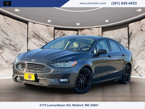 Used 2020 Ford Fusion SE w/ Equipment Group 151A image 1