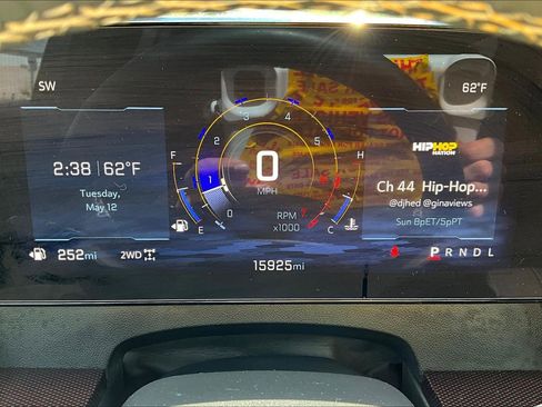 Used 2025 Chevrolet Traverse Z71 w/ LPO, Floor Liner Package AWD/4WD image 8