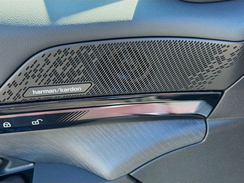 New 2026 BMW i5 eDrive40 image 24