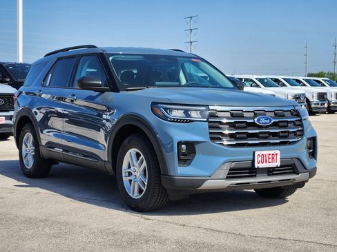 New 2026 Ford Explorer Active w/ Active Comfort Package RWD image 2