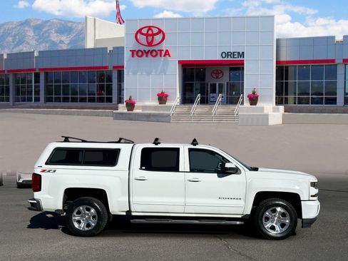 Used 2018 Chevrolet Silverado 1500 LT AWD/4WD image 3
