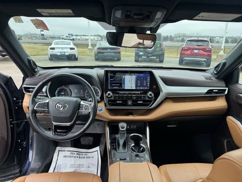 Used 2022 Toyota Highlander Platinum image 30