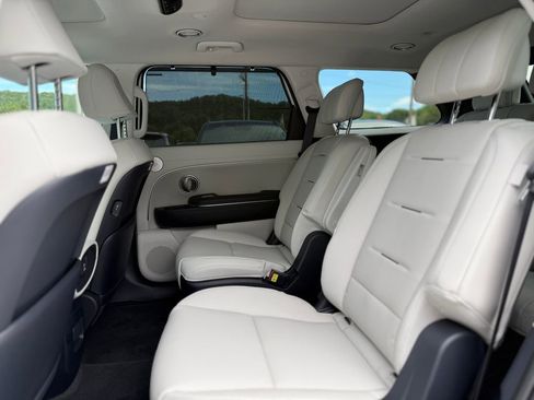 Used 2026 Hyundai Palisade Calligraphy image 12