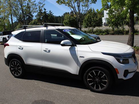 Used 2021 Kia Seltos S AWD/4WD image 6
