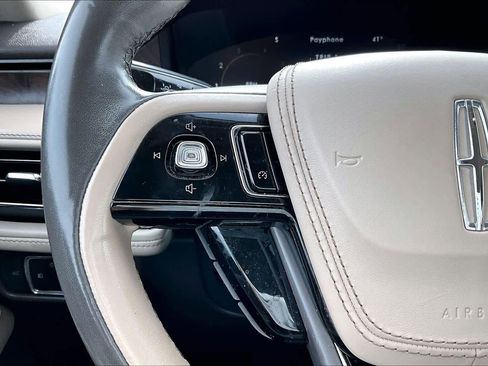 Used 2020 Lincoln Aviator Reserve image 22