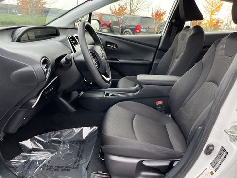 Used 2022 Toyota Prius L Eco image 10