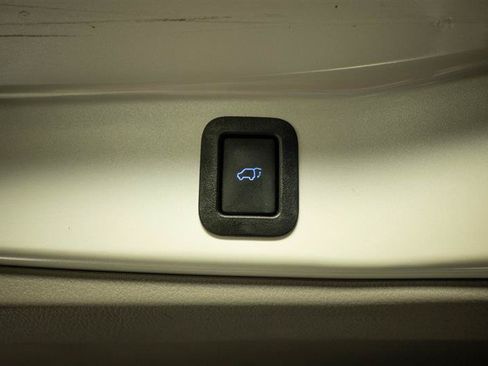 Used 2016 Toyota Highlander Limited Platinum AWD/4WD image 8