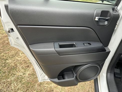 Used 2014 Jeep Patriot Latitude image 19