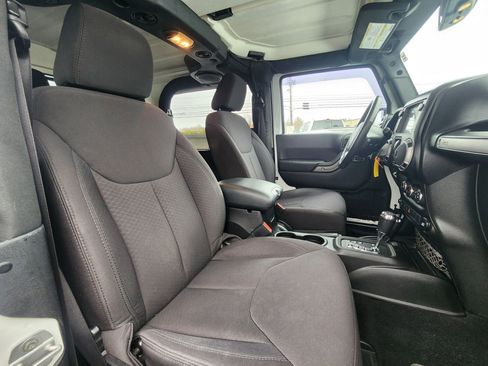 Used 2013 Jeep Wrangler Sport image 39