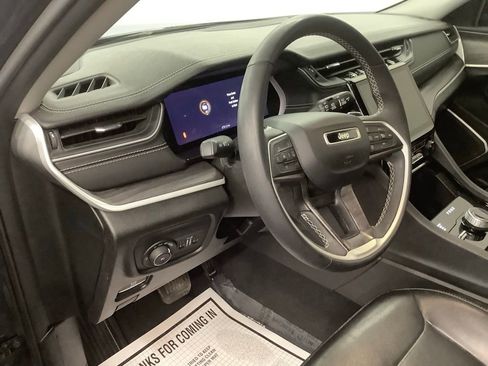Used 2023 Jeep Grand Cherokee L Limited w/ Black Appearance Package image 14