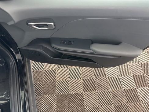 Used 2025 Kia K4 LXS image 24