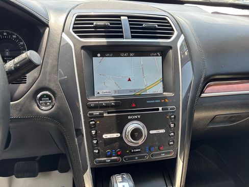 Used 2018 Ford Explorer Platinum AWD/4WD image 15