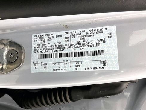 Used 2025 Ford Escape ST-Line AWD/4WD image 37