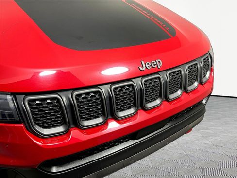 Used 2023 Jeep Compass Trailhawk AWD/4WD image 32