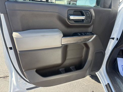 Used 2019 Chevrolet Silverado 1500 LTZ AWD/4WD image 9