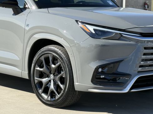 New 2026 Lexus TX 500h AWD w/ Technology Package image 4
