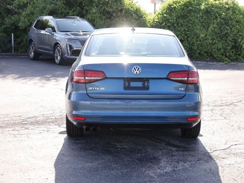 Used 2017 Volkswagen Jetta SE FWD image 6