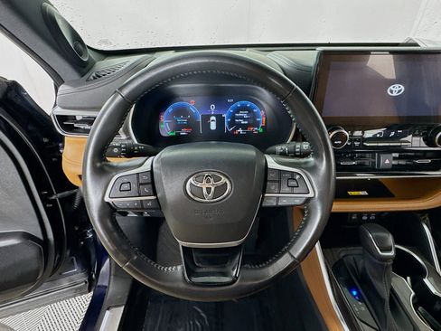Used 2023 Toyota Highlander Platinum AWD/4WD image 13