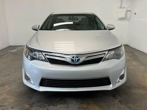 Used 2013 Toyota Camry XLE FWD image 2