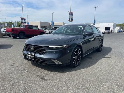 New 2026 Honda Accord Touring image 2