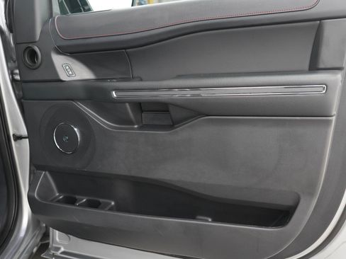 Used 2024 Ford Expedition Limited AWD/4WD image 9