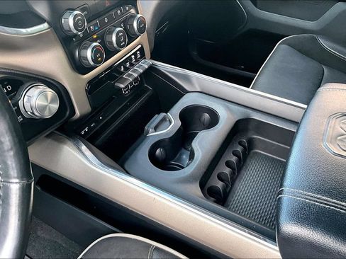 Used 2019 RAM 1500 Laramie AWD/4WD image 19