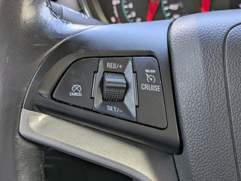 Used 2019 Chevrolet Trax LT w/ LT Convenience Package image 20