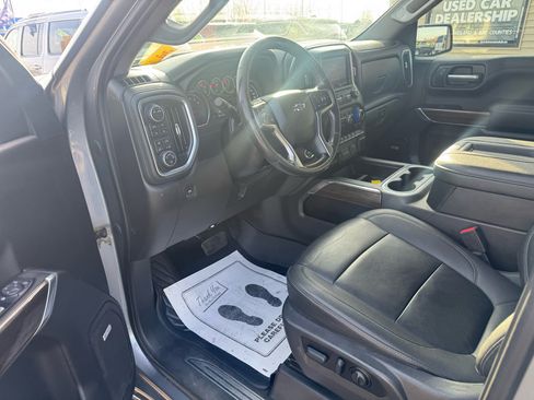Used 2022 Chevrolet Silverado 1500 LT Trail Boss w/ Convenience Package II image 9