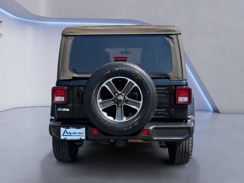 Used 2023 Jeep Wrangler Unlimited Sahara w/ Cold Weather Group AWD/4WD image 4