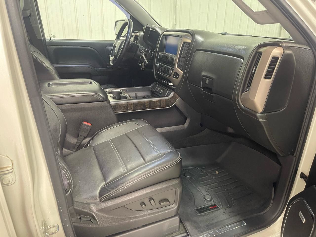Used 2015 GMC Sierra 1500 Denali w/ Driver Alert Package AWD/4WD image 9