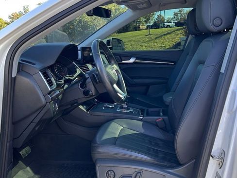 Used 2019 Audi Q5 2.0T Premium w/ Convenience Package image 16