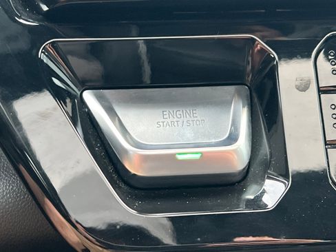 Used 2024 GMC Sierra 2500 AT4X image 19