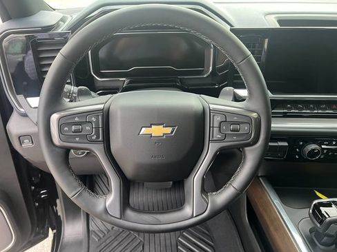 Used 2025 Chevrolet Silverado 1500 High Country w/ Technology Package AWD/4WD image 18