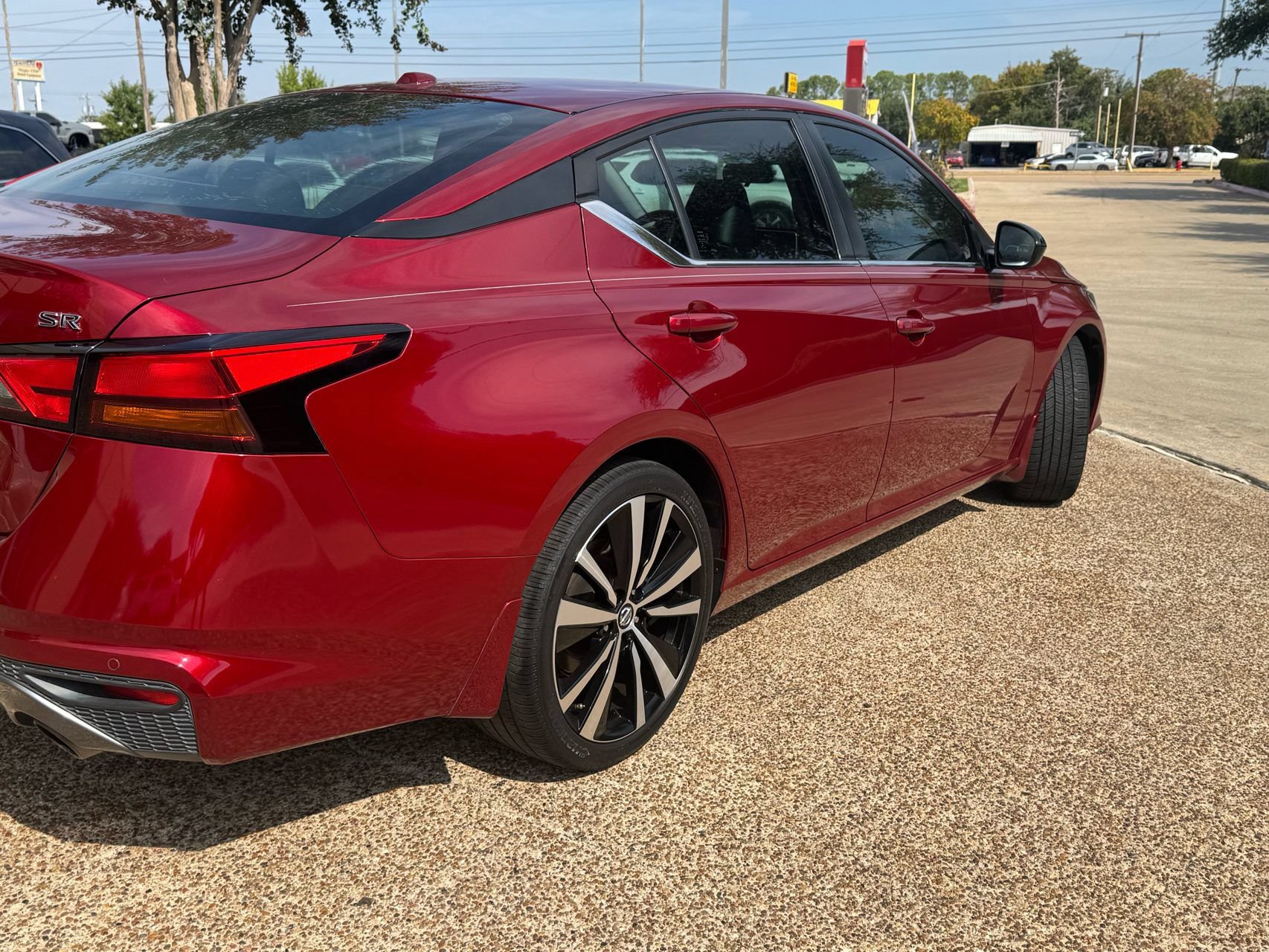 Used 2020 Nissan Altima 2.5 SR FWD image 4