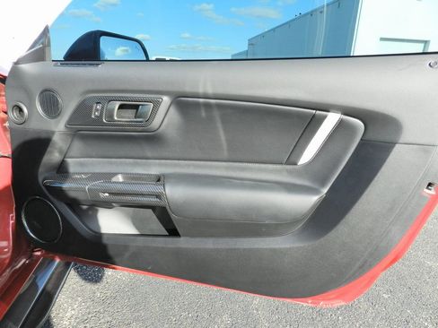 Used 2022 Ford Mustang Shelby GT500 w/ Carbon Fiber Track Pack image 13