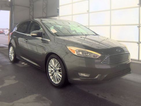 Used 2015 Ford Focus Titanium FWD image 3