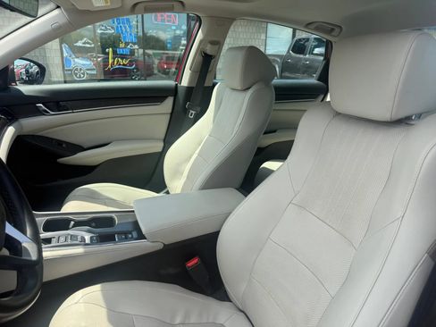 Used 2018 Honda Accord Touring image 19
