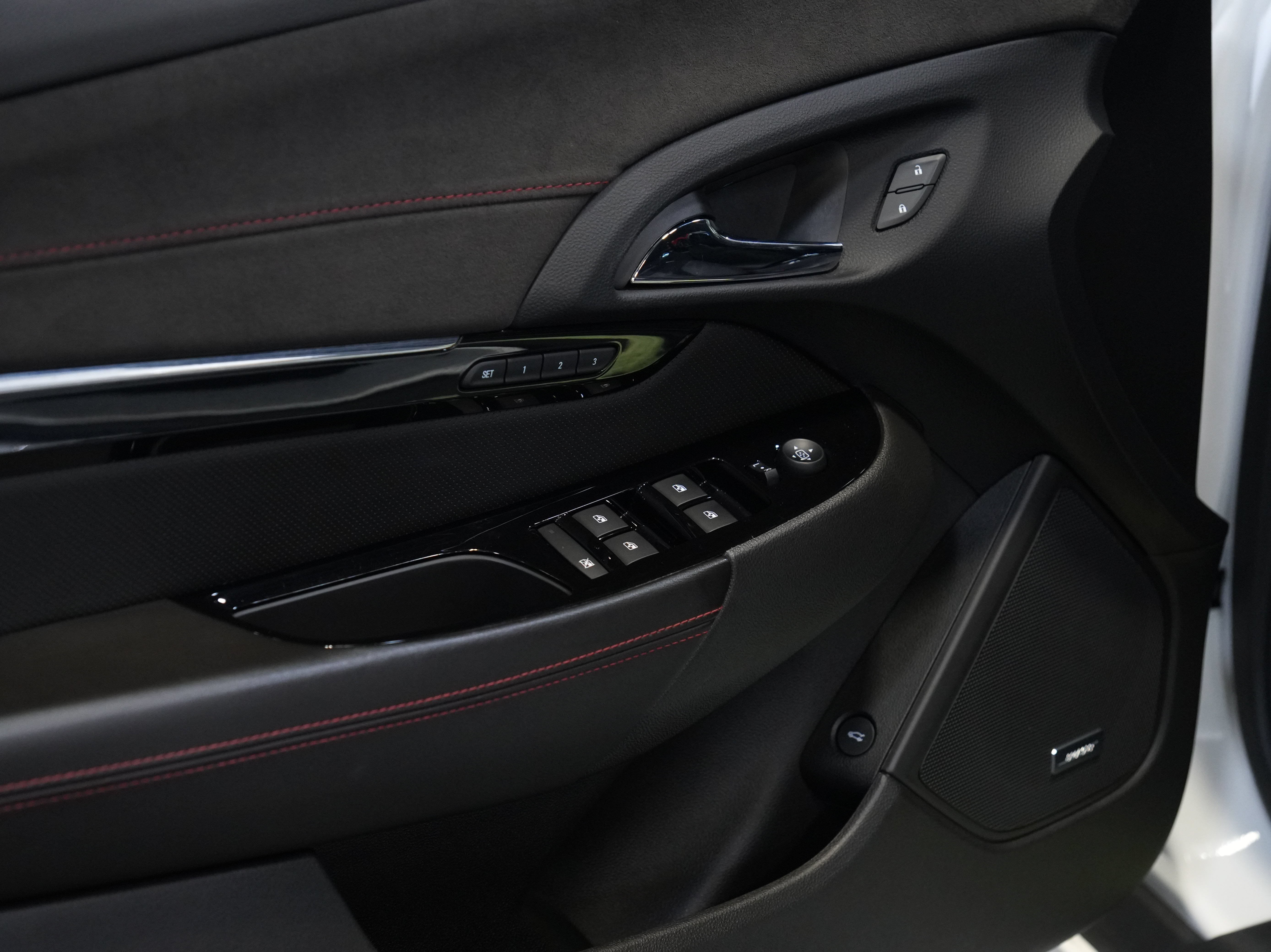 Used 2015 Chevrolet SS RWD image 22