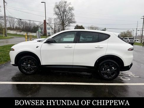 Used 2025 Dodge Hornet GT w/ Tech Pack image 2