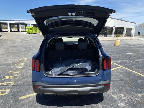 New 2025 Kia Sorento X-Line EX image 16