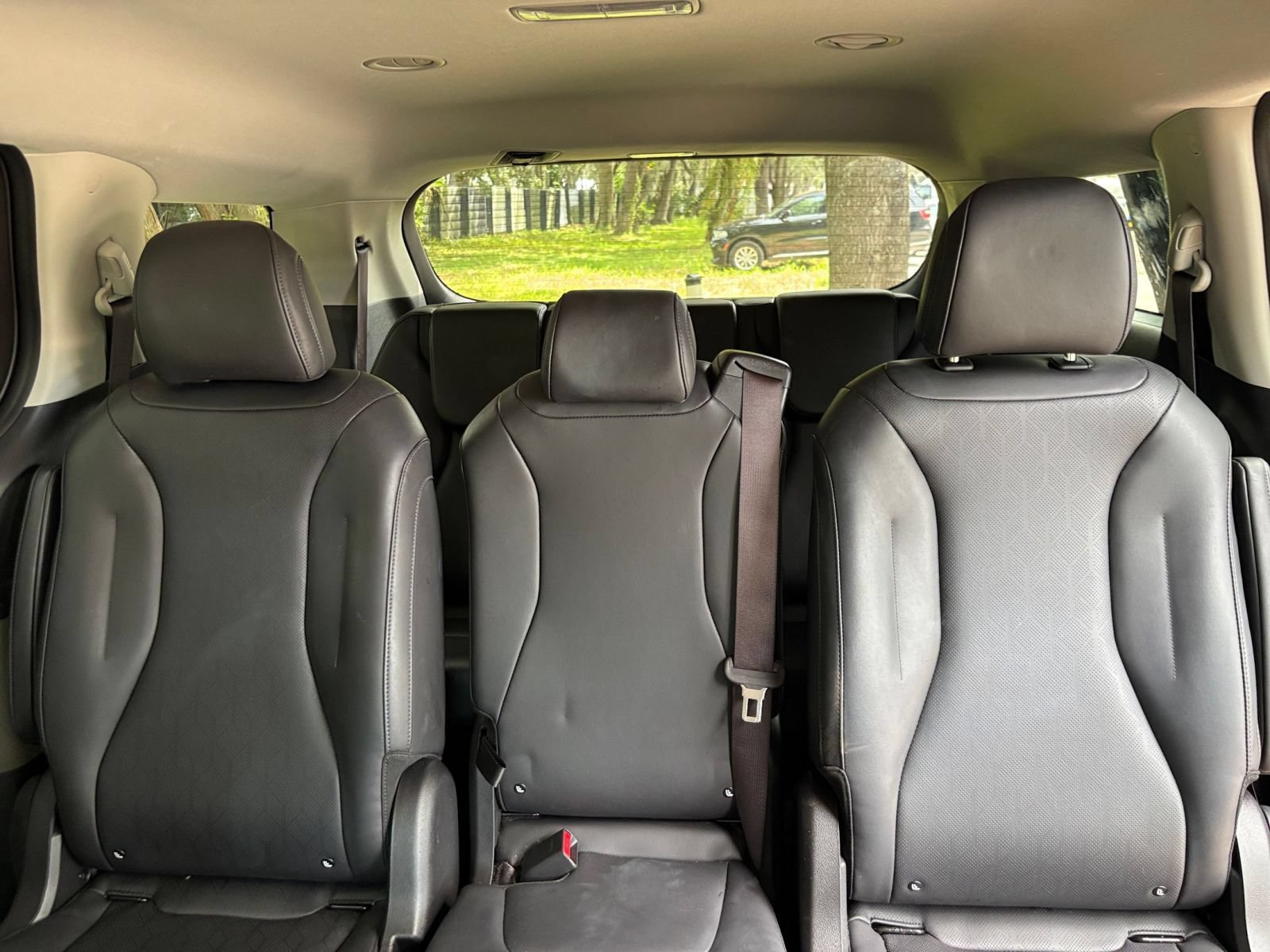 Used 2026 Kia Carnival FWD image 40