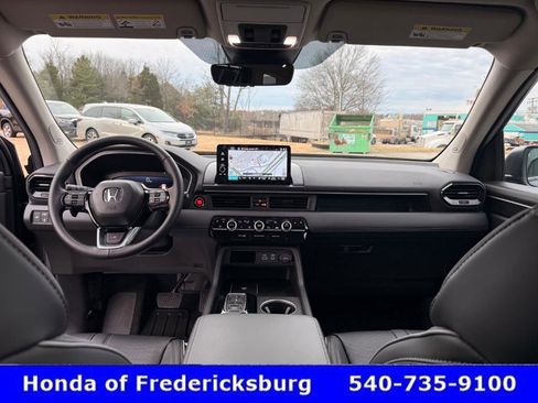 Certified 2025 Honda Pilot Elite image 36