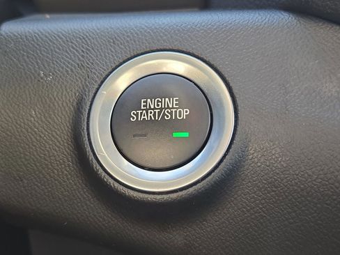 Used 2024 GMC Terrain SLT image 26