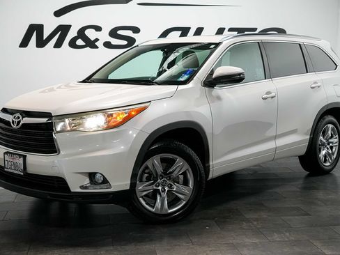 Used 2016 Toyota Highlander Limited FWD image 2