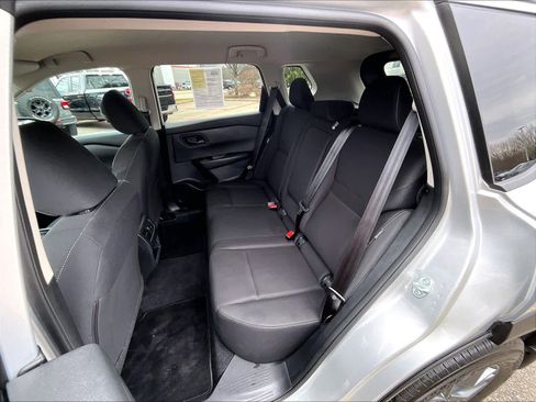 Used 2025 Nissan Rogue S image 15