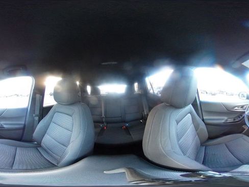 Used 2025 Chevrolet Equinox LT image 41